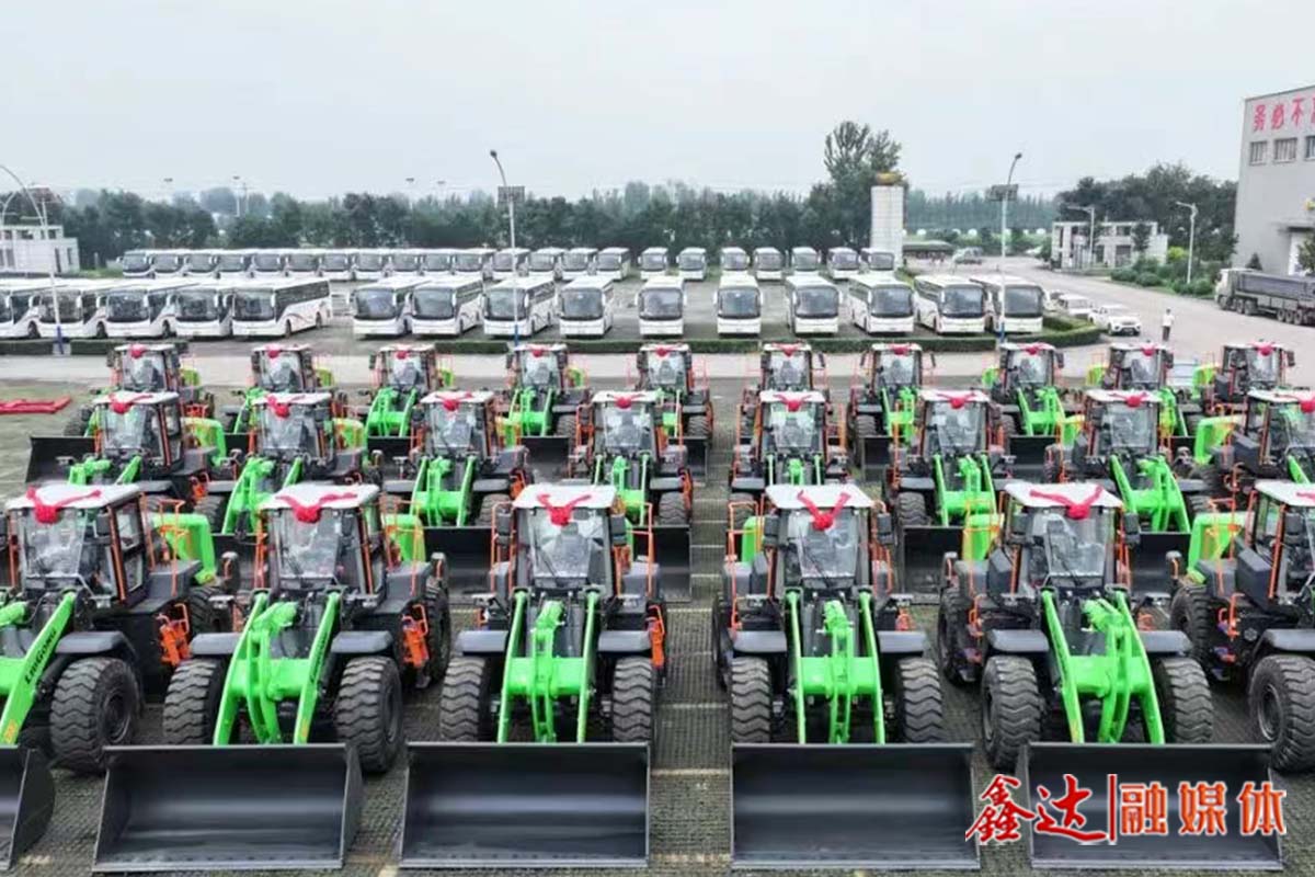 鑫达第二批电动装载机入列运营，开启绿色低碳发展新篇章！